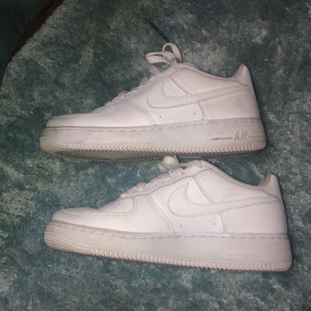 All white forces - Picture 2 of 2